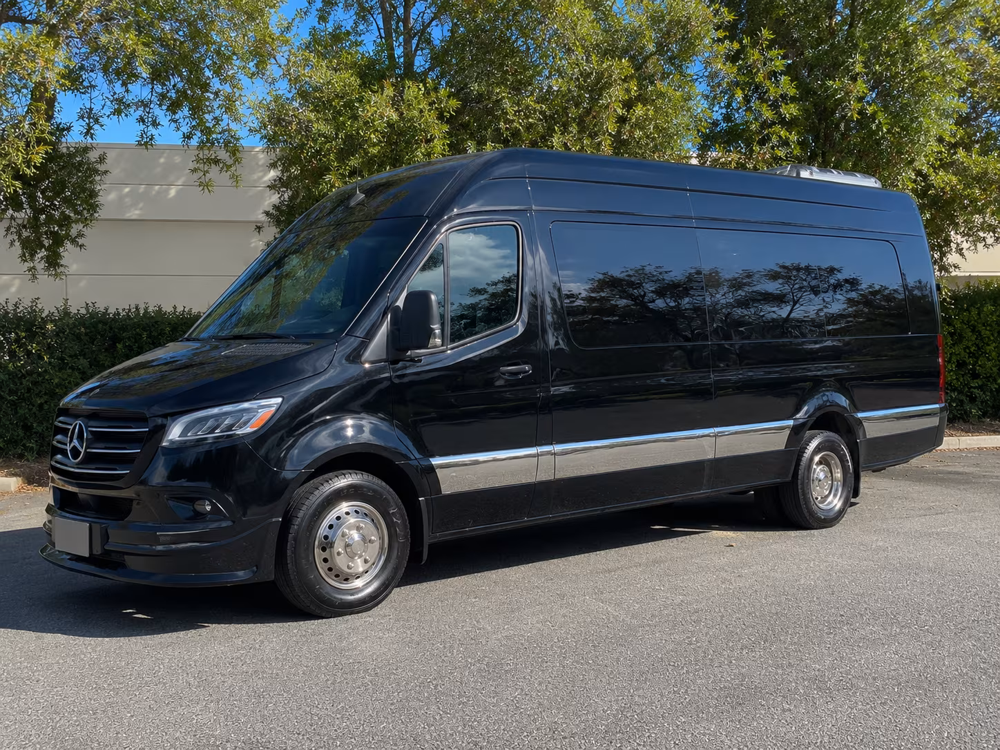 Jacksonville Airport Shuttle & Transportation party bus exterior