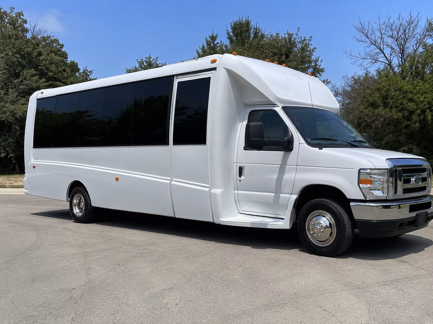 Jacksonville Birthday, Sweet 16, & Quinceañera Transportation party bus interior